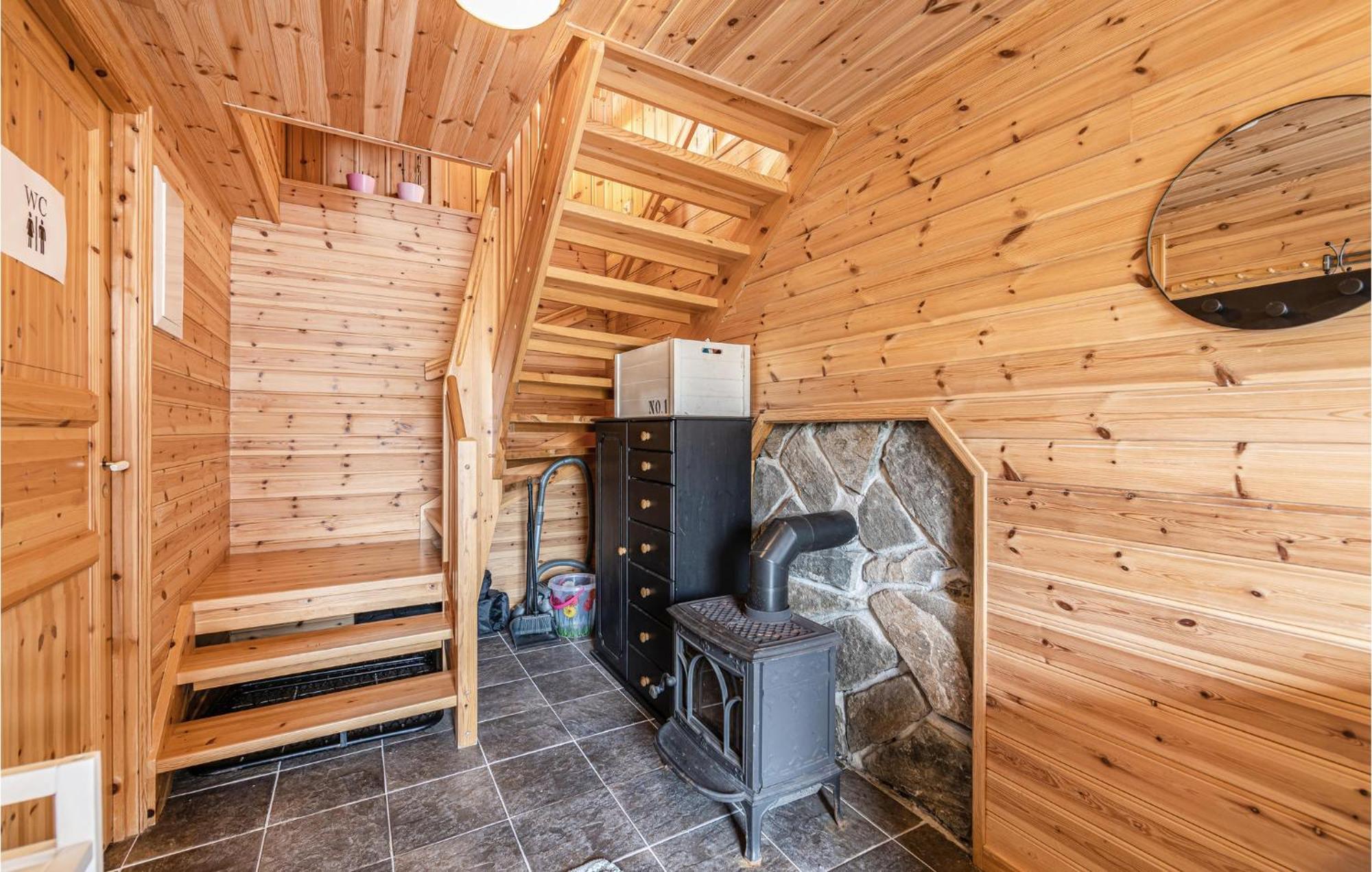 Awesome Home In Kvamsoy With Jacuzzi Sandvik  Dış mekan fotoğraf