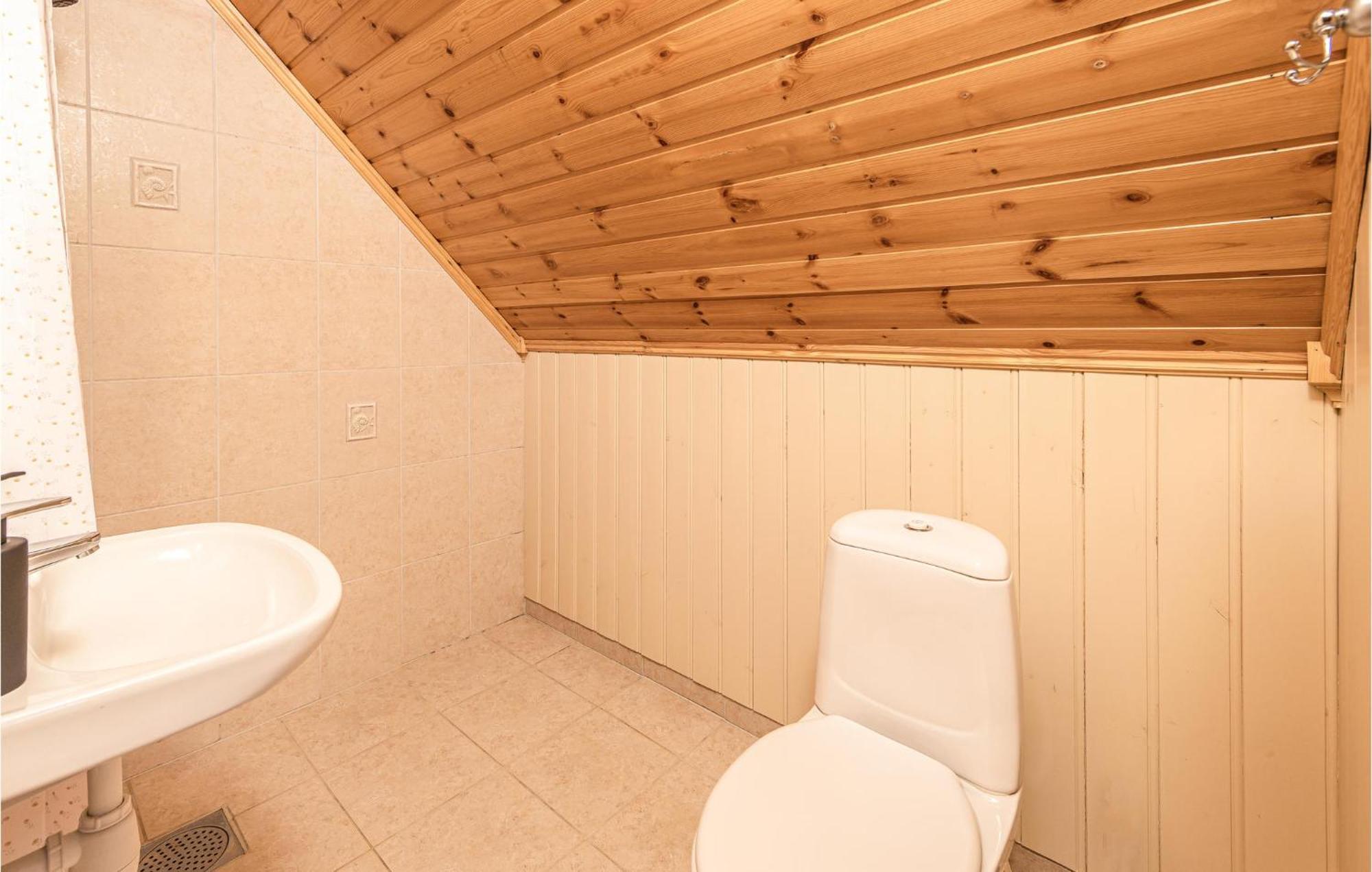 Awesome Home In Kvamsoy With Jacuzzi Sandvik  Dış mekan fotoğraf